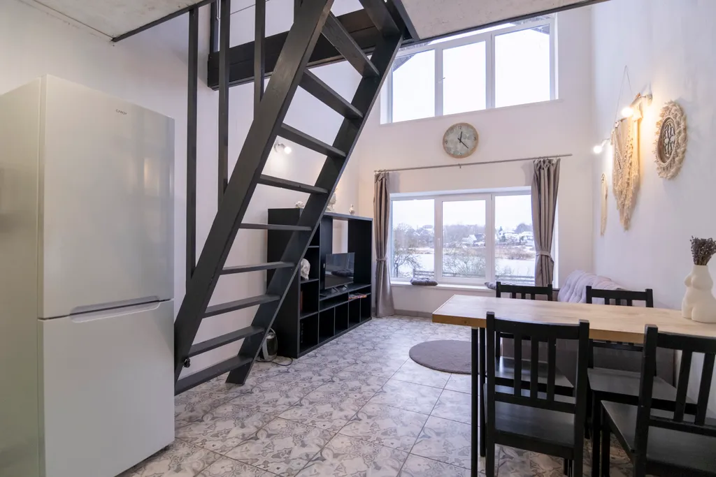 Дом в стиле лофт с своим озером на территории