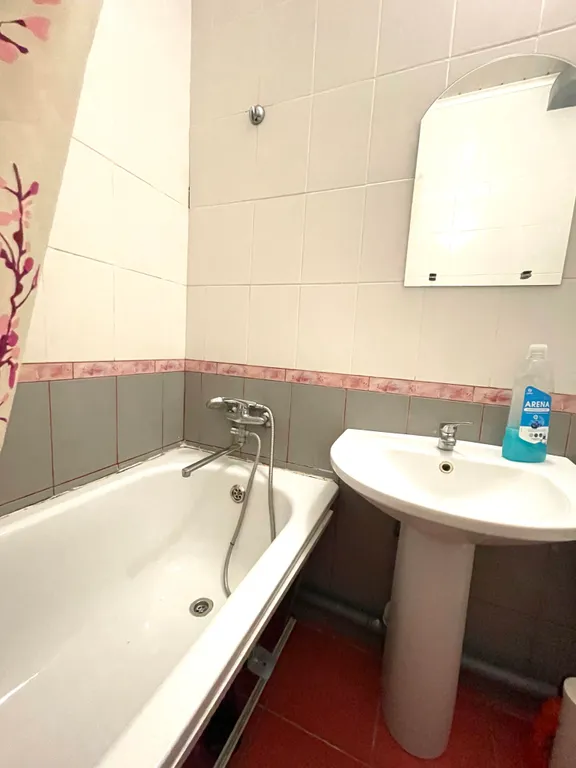 Студия с ремонтом в центре Левенцовки