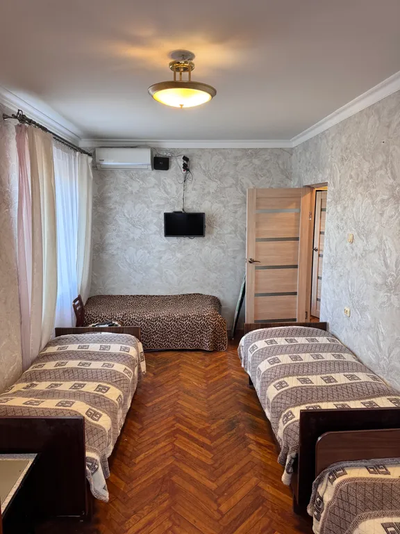 Просторная квартира в центре города Пицунда