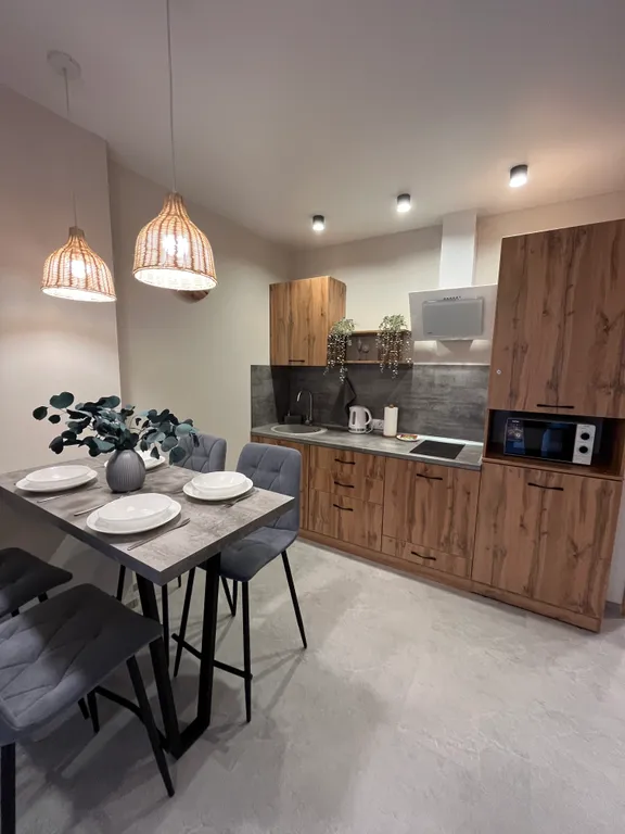 Уютная квартира с красивым видом в микрорайоне Радонежский — аренда посуточно в Томск