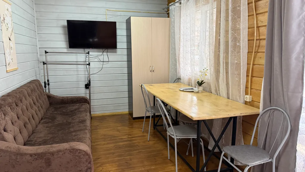 Двухэтажный коттедж на 8 спальных мест