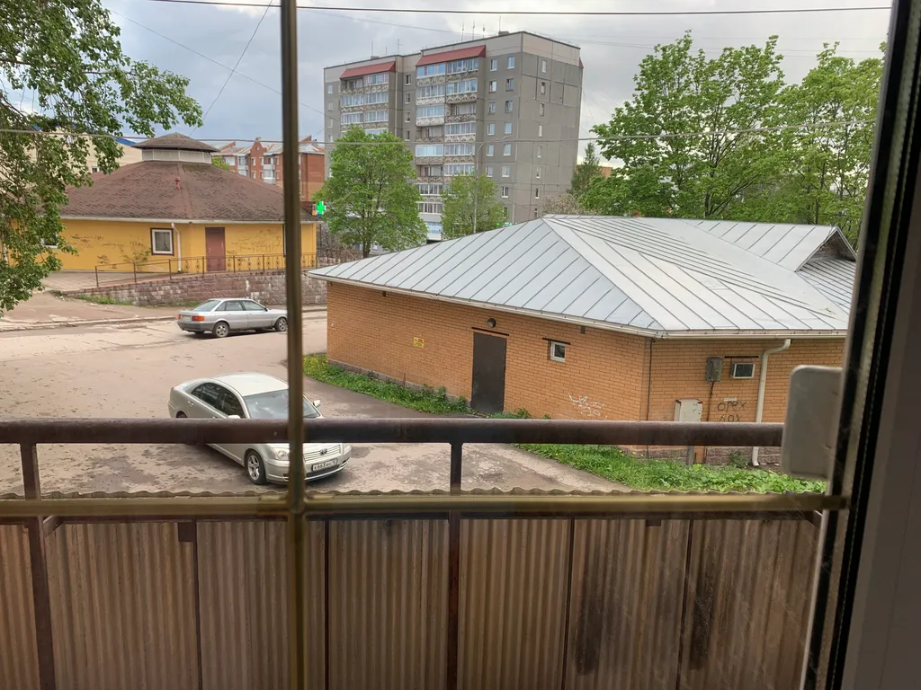 Просторная трехкомнатная квартира недалеко от центра