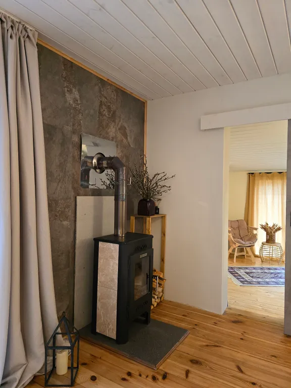 Домик в сосновом лесу