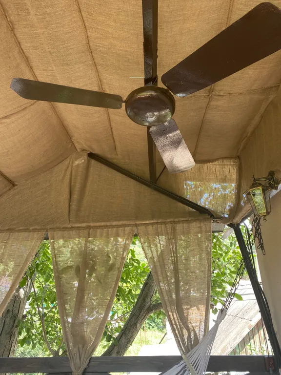 Коттедж Дом с камином в экопоселке у подножья гор — Инкерман