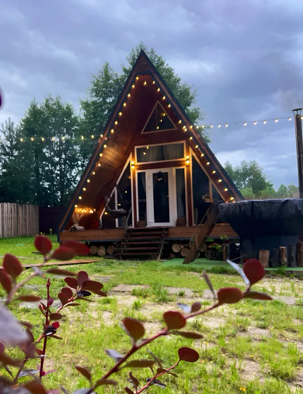 Уютный домик у леса