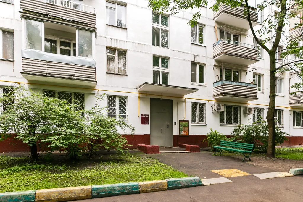 Apartment tsaritsyno with parking nearby