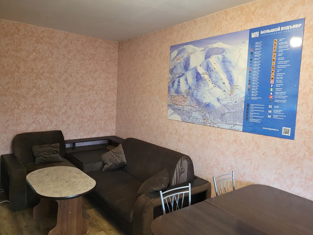 Студия с тремя спальнями, двумя с/у