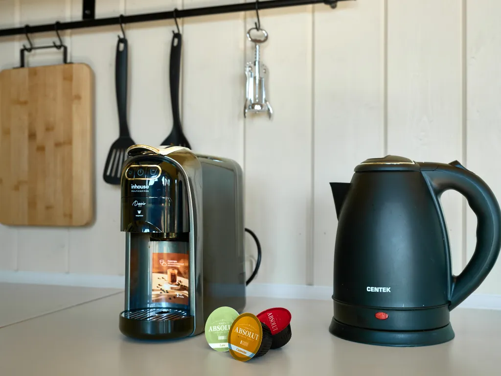 Коттедж Новый дом с сауной и детской/спортивной площадкой — Капорки