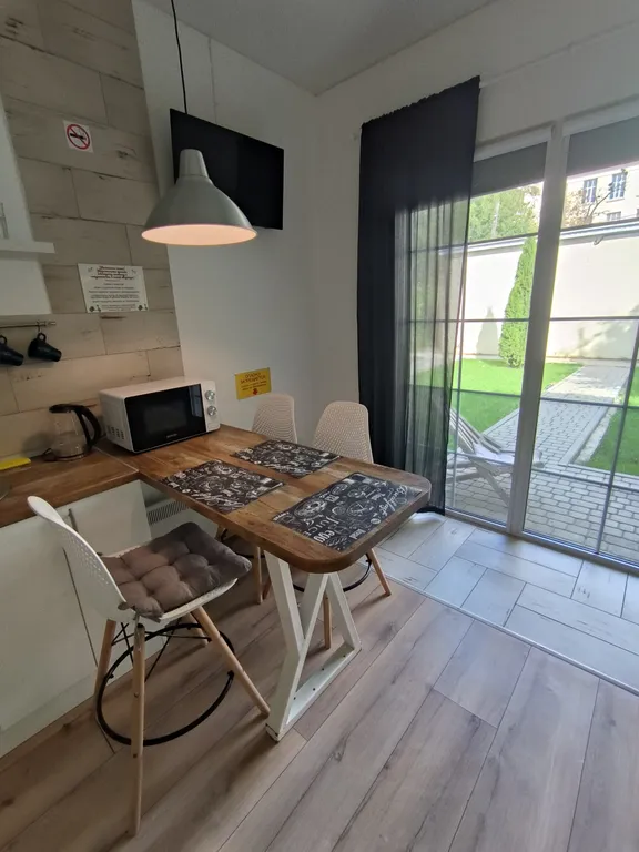 Уютная квартира в самом центре города, напротив института НПИ