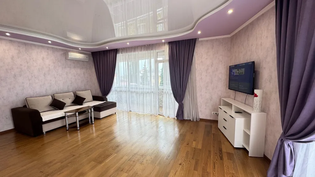 Комфортная, большая квартира в 100 метрах до моря