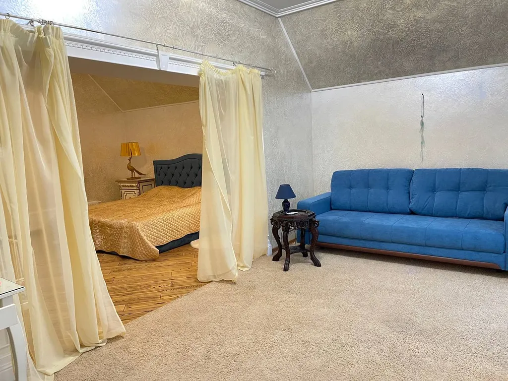 Атмосферный дом с баней, возле леса