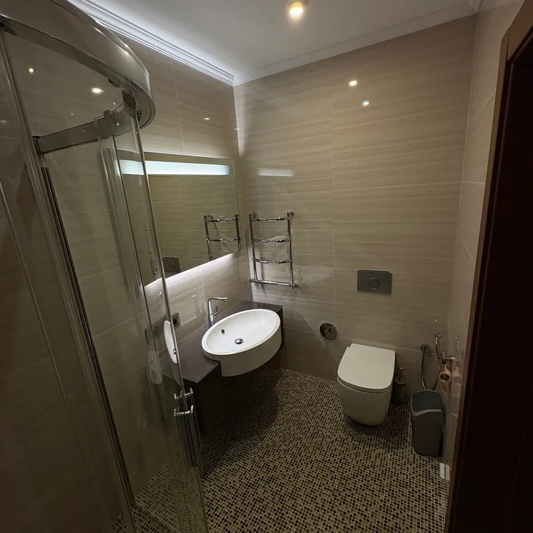 Современный коттедж на берегу озера Лавиярви