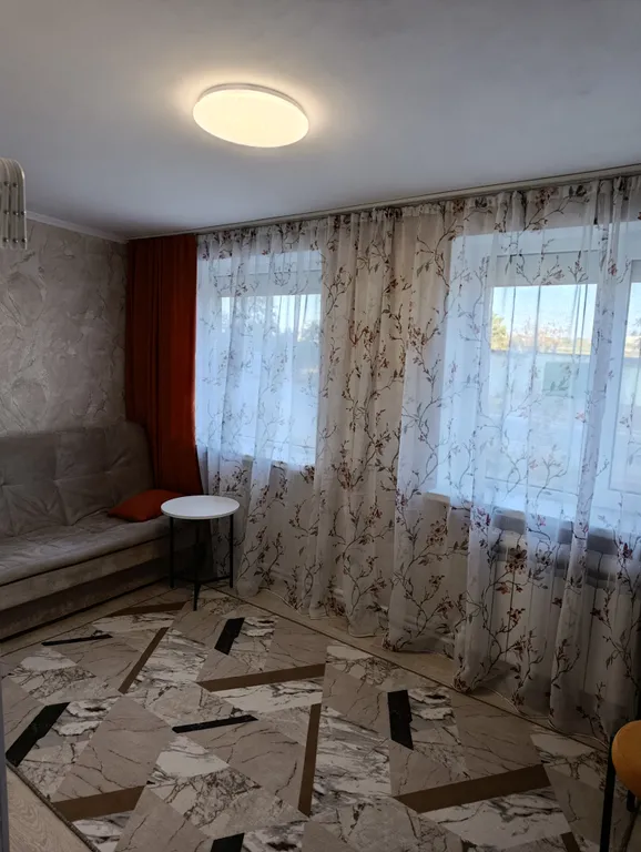 Шикарная двухкомнатная квартира с видом на озеро