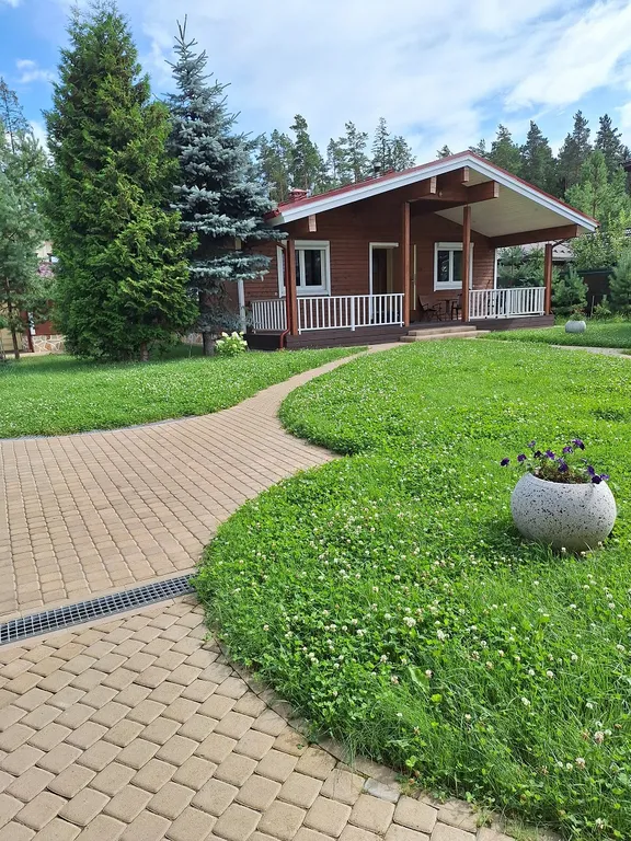 Коттедж Дом деревянный на берегу реки в Рощино — аренда посуточно в Рощино