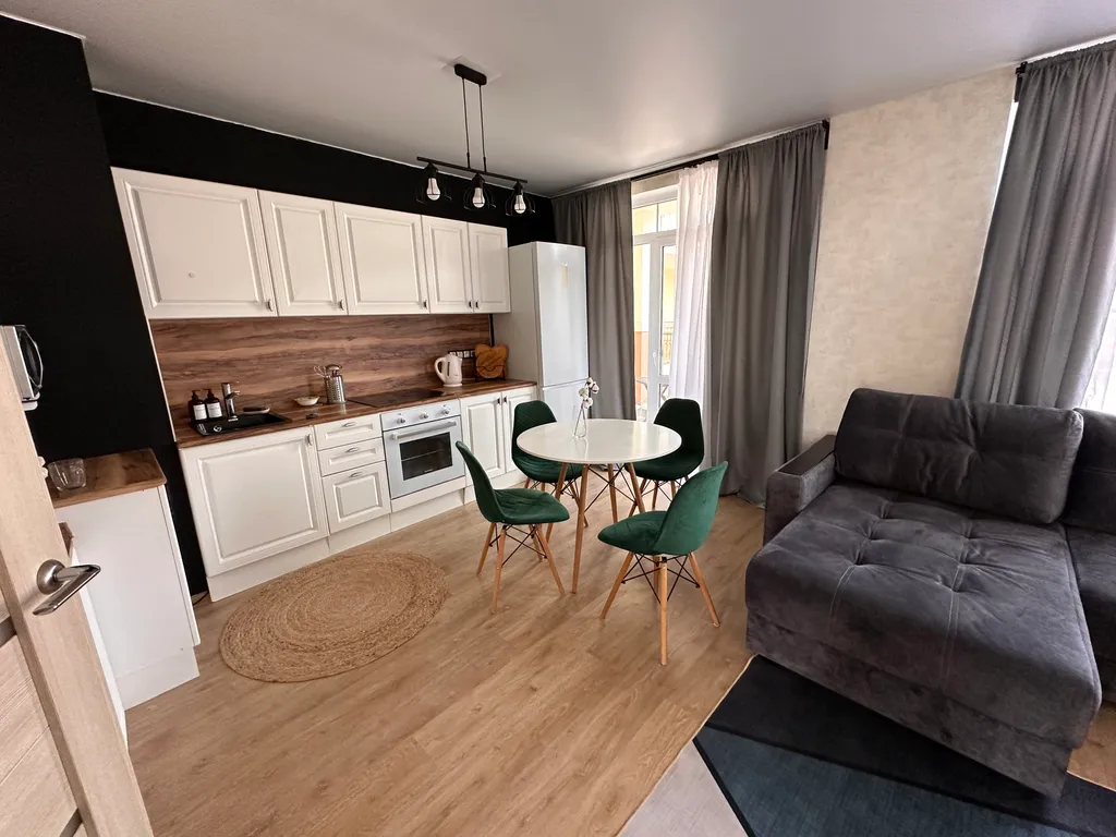 Новые апартаменты в горах у моря с бассейнами