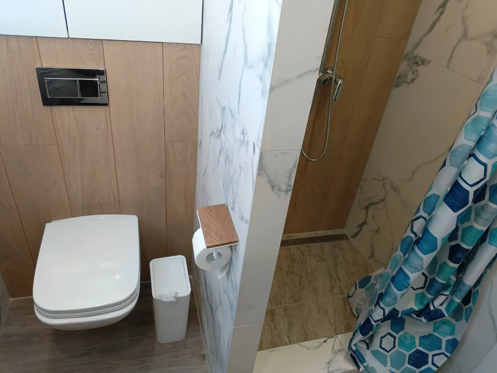 Новый дом-баня с беседками у леса