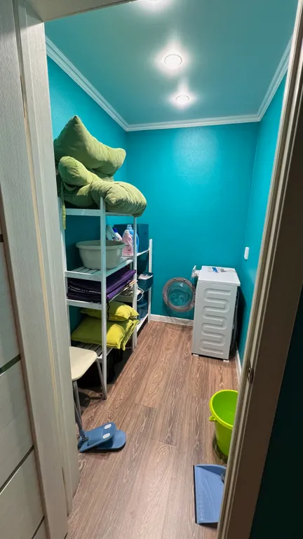 Евродвушка с отдeльной спальней и кухней с диваном