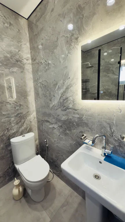 Шикарный дом с бассейном на берегу