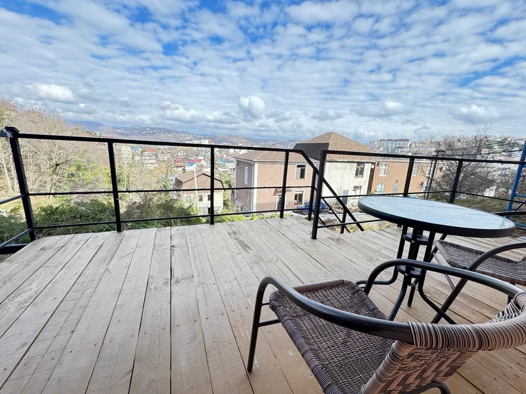 Коттедж Коттедж Уютный таунхаус с террасой и парковкой — Сочи