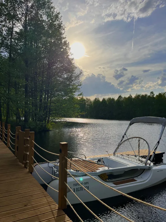 Глэмпинг на берегу водохранилища