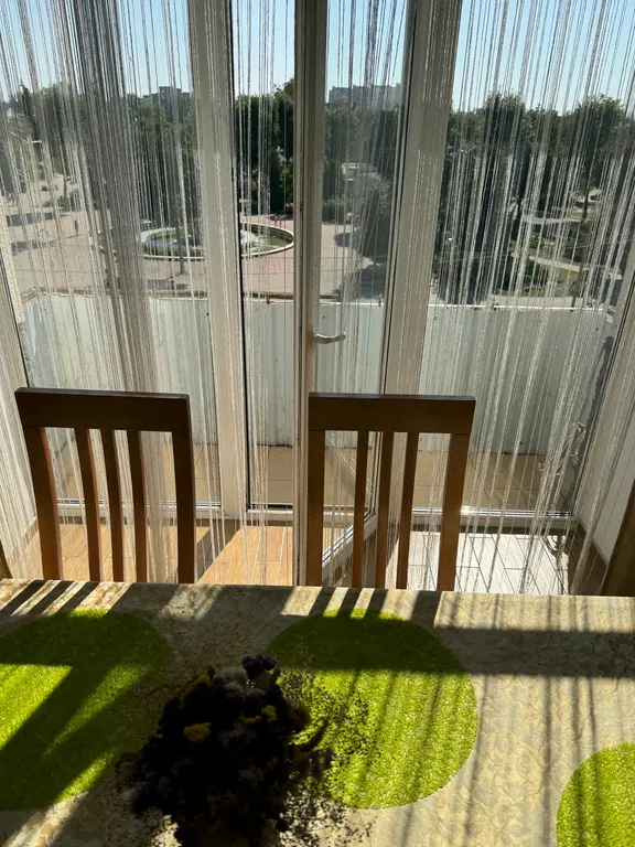 Большая 3-комнатная квартира в самом центре на площади