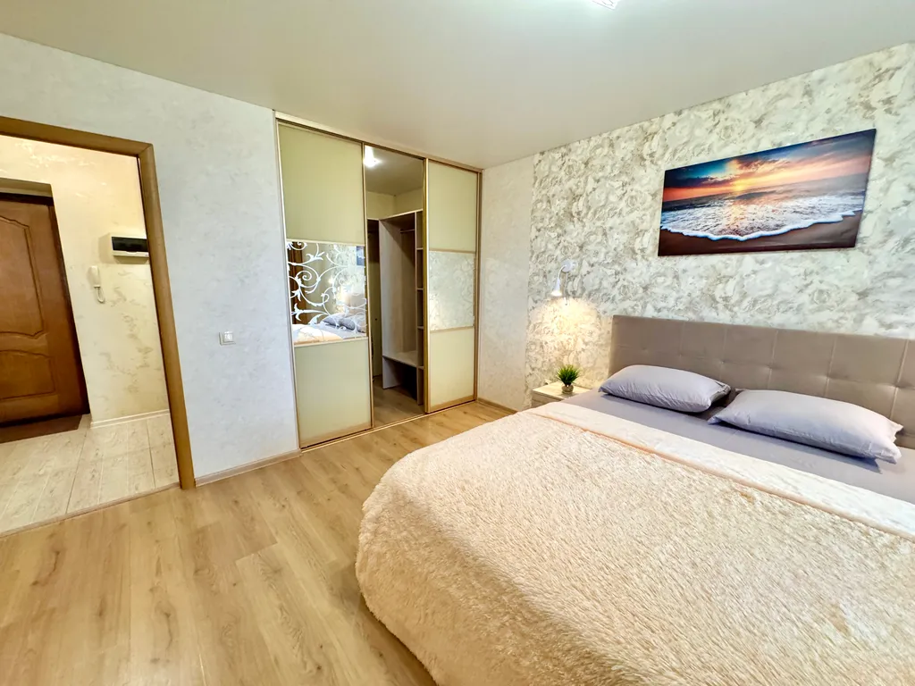 Красивая, уютная квартира в новом доме рядом с ТЦ "Космопорт"