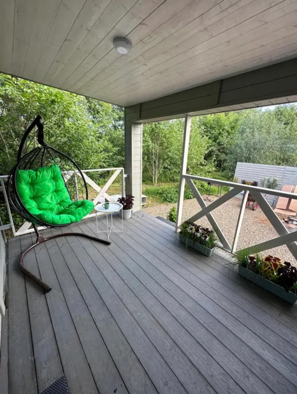 Атмосферный домик вдали от городской суеты