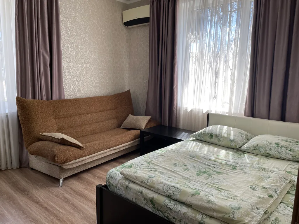 Квартира Трешка с изолированными комнатами — аренда посуточно в Миллерово