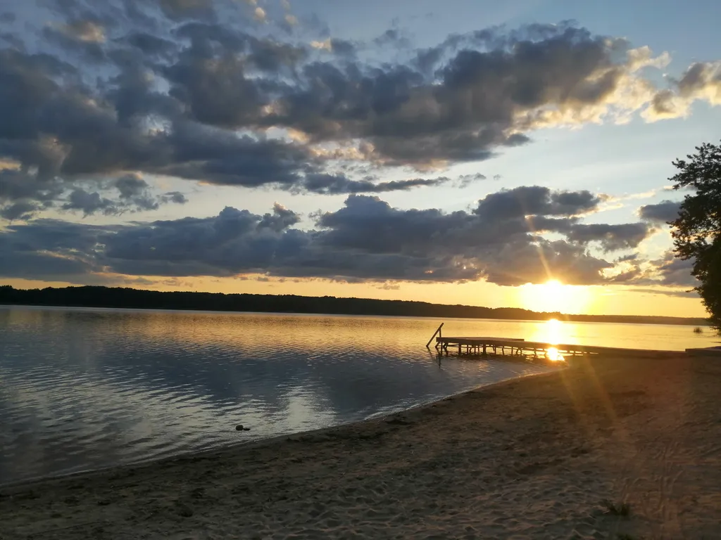 Коттедж Дом с кирпичным камином — Луга