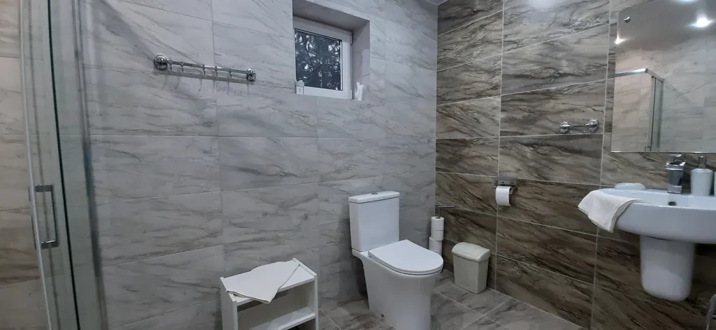 Большой загородный дом