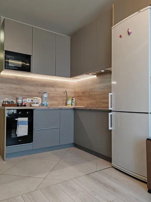 Евродвушка у метро Аэродромная с отдельной спальней