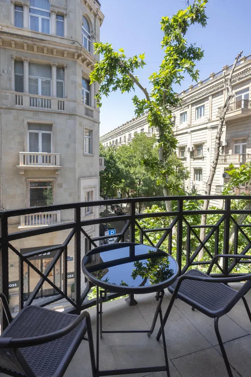 Комфортная квартира на торговой с двумя балконами