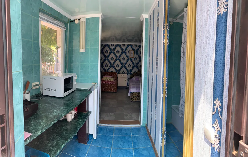 Домик 15 кВ со своим двором