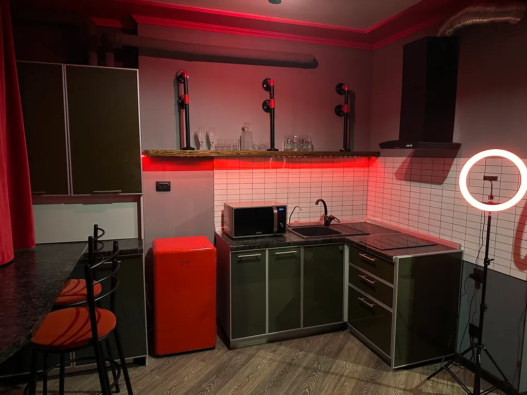 Апартаменты красная комната