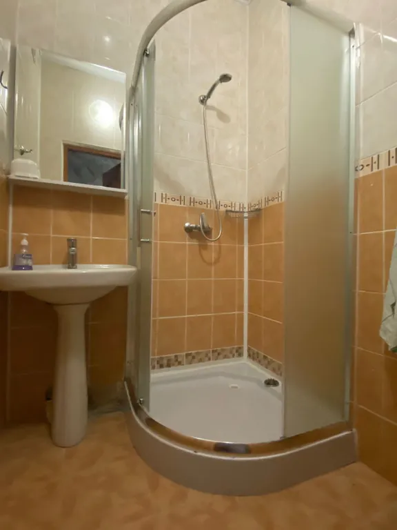 Двухкомнаткая квартира на второй линии от набережной