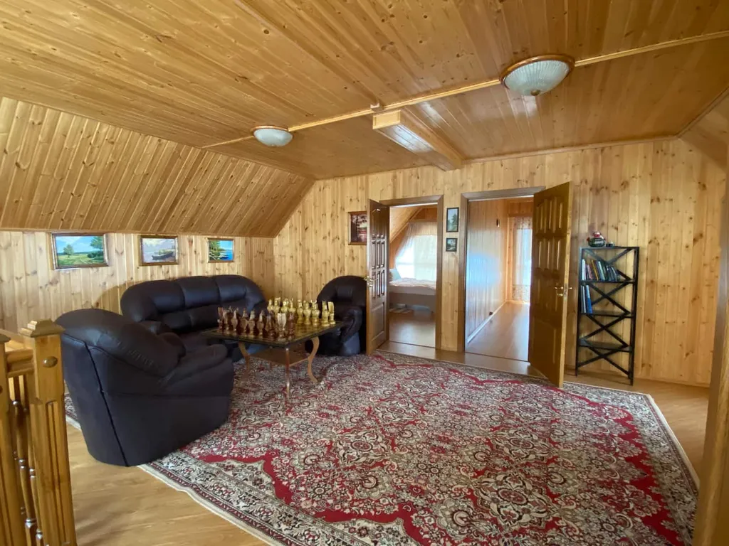 Русская усадьба, бревенчатый 2-х этажный дом с баней