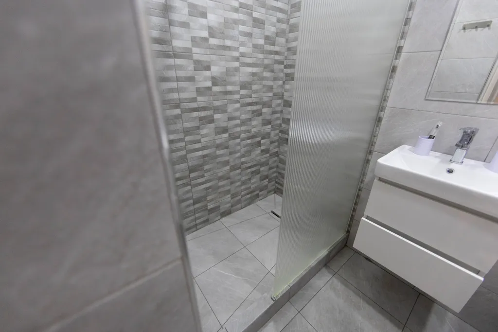 Просторный двухэтажный коттедж на берегу городского пляжа