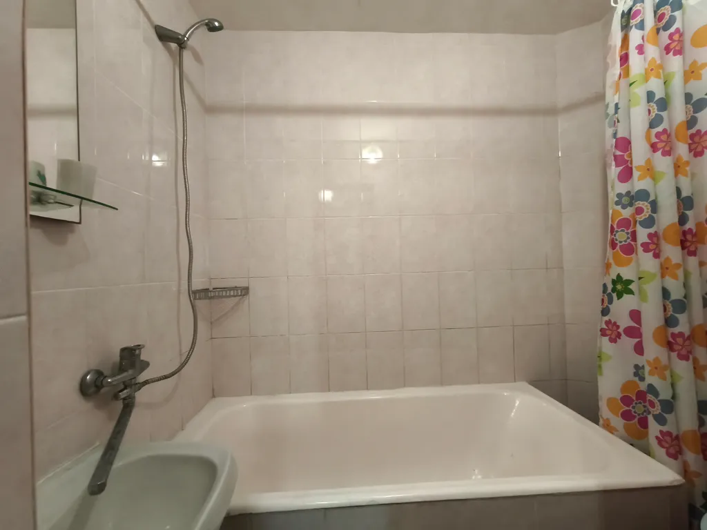 Часть дома с отдельным входом и бесплатной парковкой