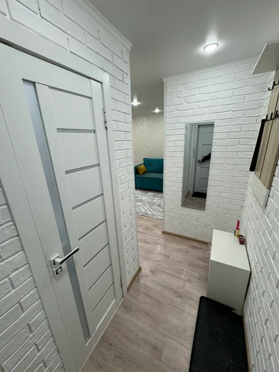 Двухкомнатная со свежим евроремонтом