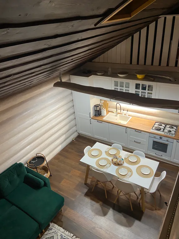 Сказочный дом в лесу