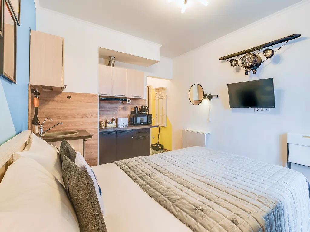 Новая студия, чистый подъезд, свежий ремонт, рядом аэропорт