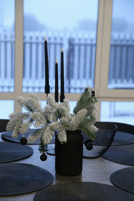 Панорамный домик с теплым бассейном в пяти минутах ходьбы от города