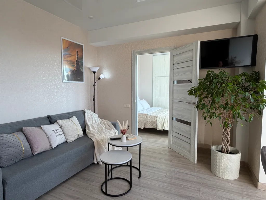 Светлая уютная евро двушка с красивым видом на закат