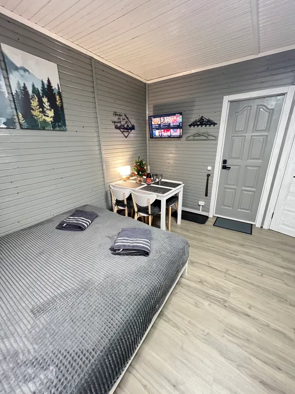 Квартира Уютная комната для четверых в деревянном таунхаусе у озера — Мезмай