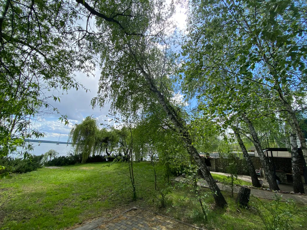 Дом на берегу водохранилища