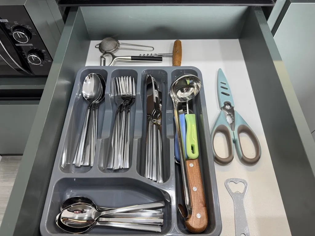 New trendy 1bd apt, Unbeatable location