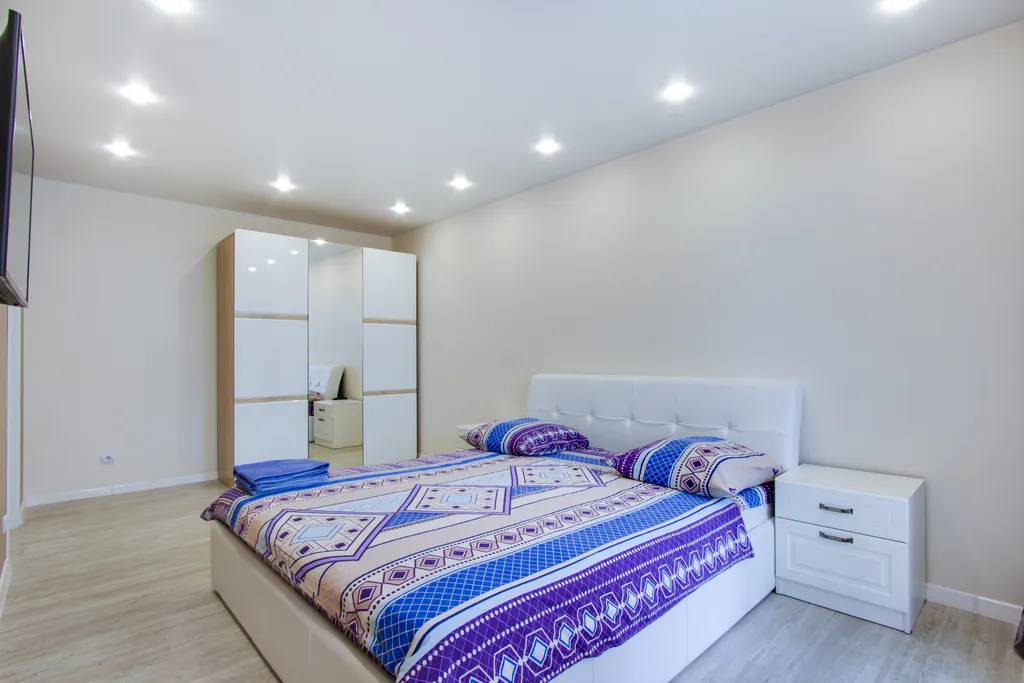 Современная просторная евротрешка в центре