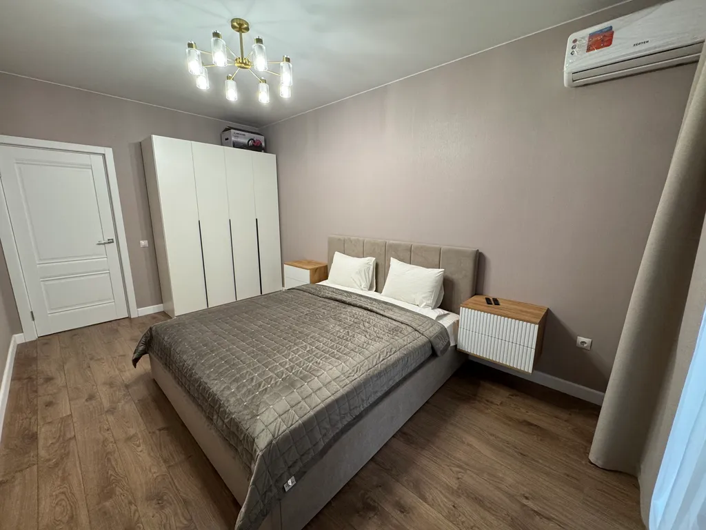 Современная, уютная квартира у парка, с прекрасным видом на море