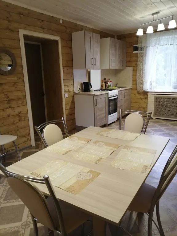 Уютный дом на берегу озера с баней на дровах