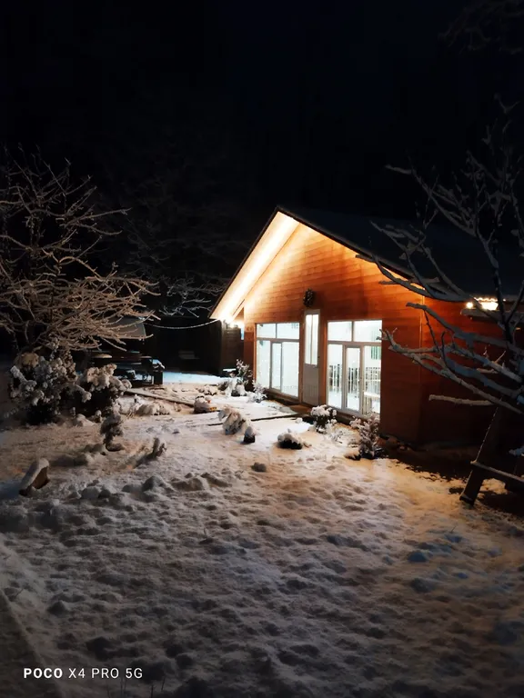 Романтик у реки